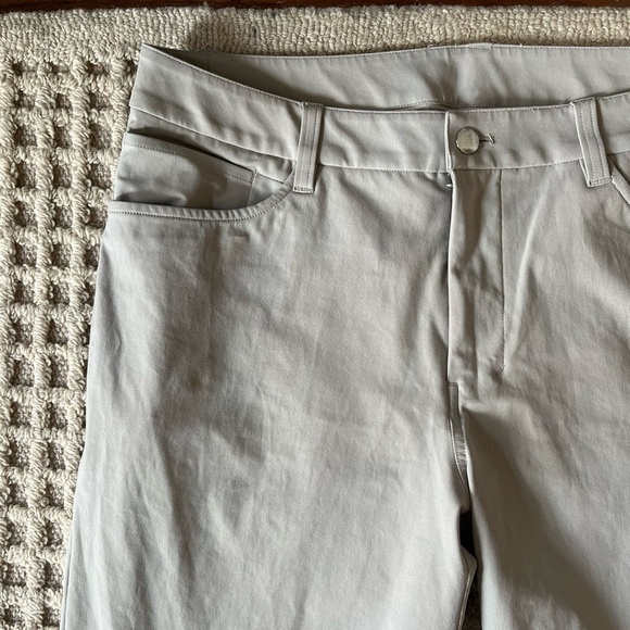 Lululemon ABC Crop Pant Relaxed *Utilitech 32 - Picture 5 of 6